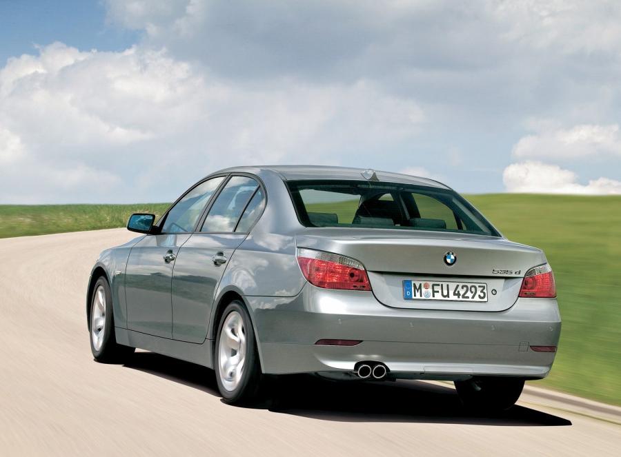  BMW 5-Series 2004 года  (фото 48 из 74)